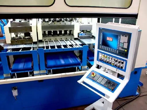 Punchpress d'IRON, le système FMS de poinçonnage à partir de la bobine