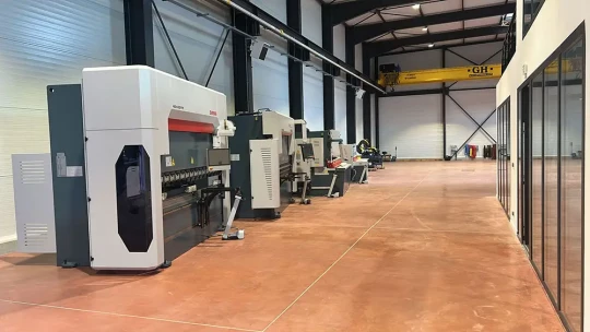 Le groupe France Machines Outils inaugure une nouvelle agence à Nantes avec un showroom de 1 000 m²