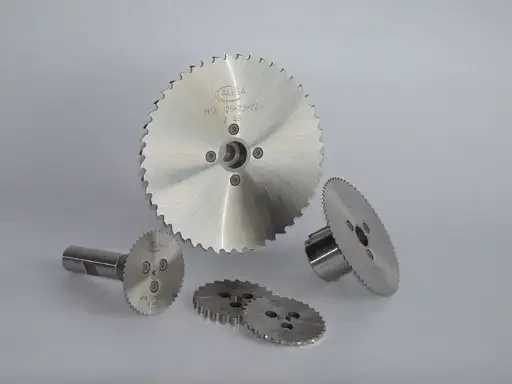 NUTEX, nouvelle lame ALESA pour scie circulaire avec fixation sans vis en saillie