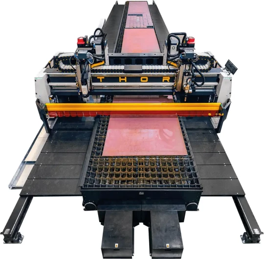 Machine de découpe plasma avec fraisage
