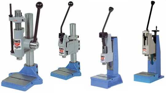 Presse manuelle à crémaillère pour assemblage roulement et bagues