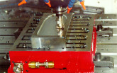 Spécial EMO 2005 : la solution universelle de bridage pour le fraisage les plateaux magnétiques Turbomill 40 B de WALKER BRAILLON MAGNETICS