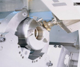 Spécial EMO 2005 : SMW AUTOBLOK a développé une nouvelle série de lunettes autocentrantes hydrauliques avec le contrôle numérique de la course de serrage