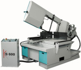 Spécial EMO 2005 : IMET résentera aussi ses nouvelles machines à deux montants (X-TECH) et les scies à ruban à haute capacité de coupe (KS) étudiées pour travaux de charpente