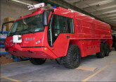 Les adhésifs Araldite d'HUNTSMAN ADVANCED MATERIALS dans un projet de camion d'incendie