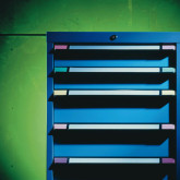 Spécial INDUSTRIE 2006 : le système ThurLock de THUR METALL est un système de fermeture électronique pour armoires à tiroirs