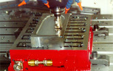 Spécial MACHINE OUTIL 2006 : les plateaux magnétiques Turbomill 40 B de WALKER BRAILLON MAGNETICS sont une solution universelle de bridage pour le fraisage