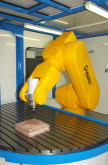Spécial INDUSTRIE 2008 : un projet innovant, le robot usineur de STAUBLI