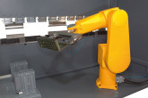 Une presse plieuse HACO robotisée avec un robot STAÜBLI RX 160