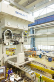Les presses SCHULER RTM sont destinées à la production de pièces en carbone en grande série