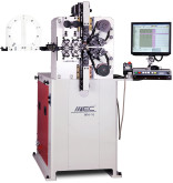 Deux machines de formage pour ressorts de traction et compression chez DINATEC