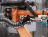 Faisceaux de câbles offrent une protection pour les mouvements tridimensionnels