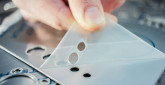 Film transparent de protection des tôles pendant la découpe laser fibre POLIFILM
