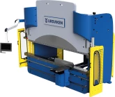 presse plieuse de taille moyenne